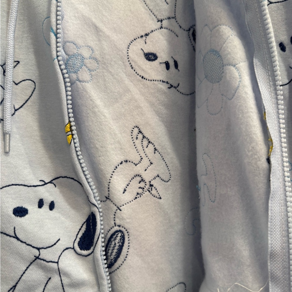 Peanuts Snoopy Embroidered Full-Zip Hoodie NWT (Small) - Picture 2 of 6
